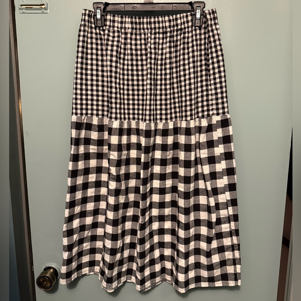Black and White Checkered Women's Skirt